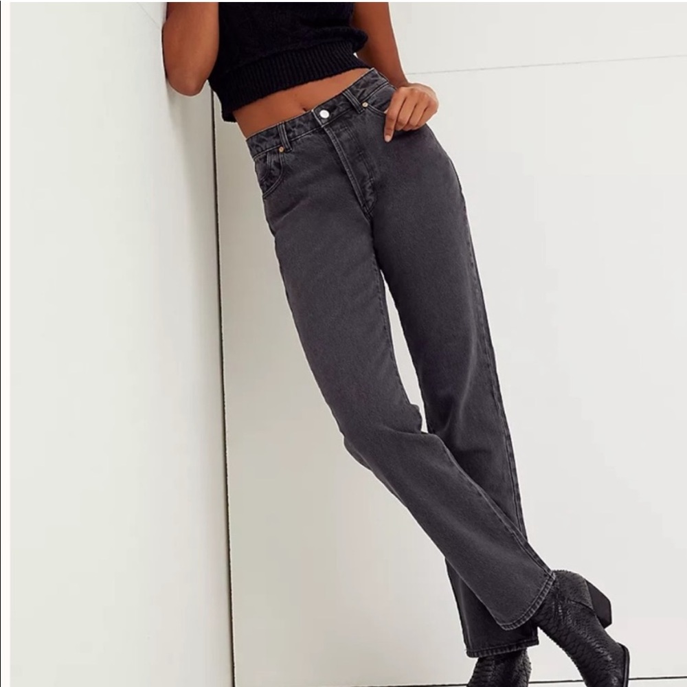 ROLLA’S Original High Rise Straight Leg Black Jeans in Belinda